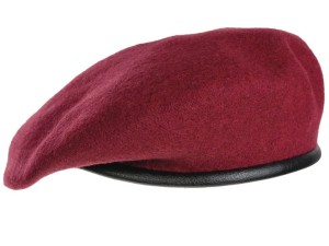 Beret harcerski bordowy